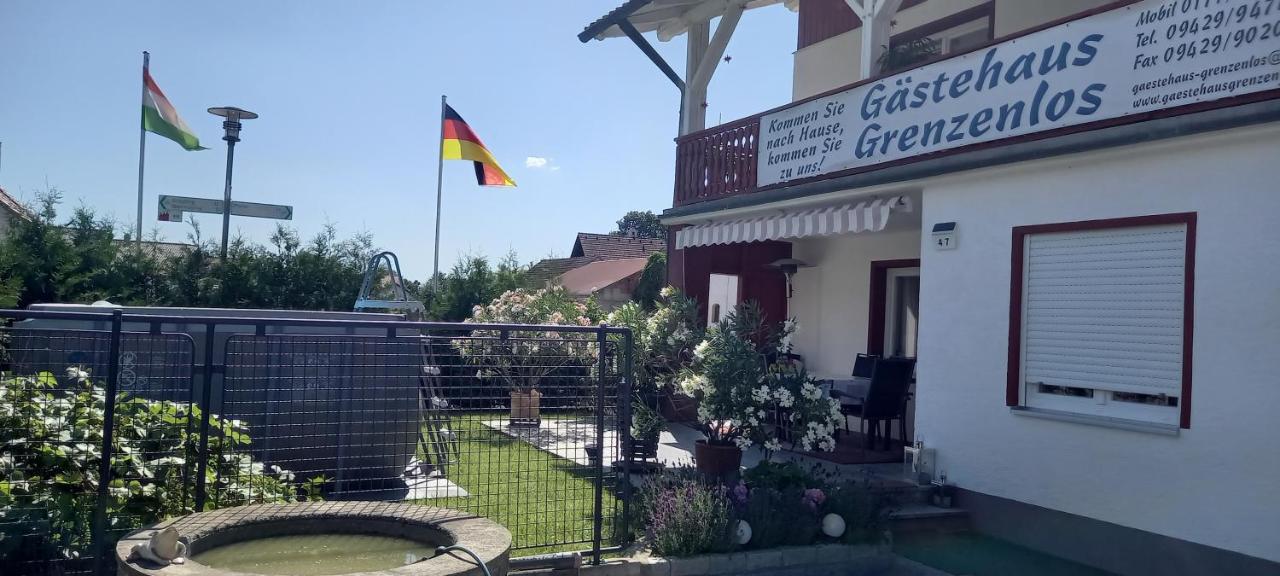Gaestehaus Grenzenlos Aholfing Extérieur photo